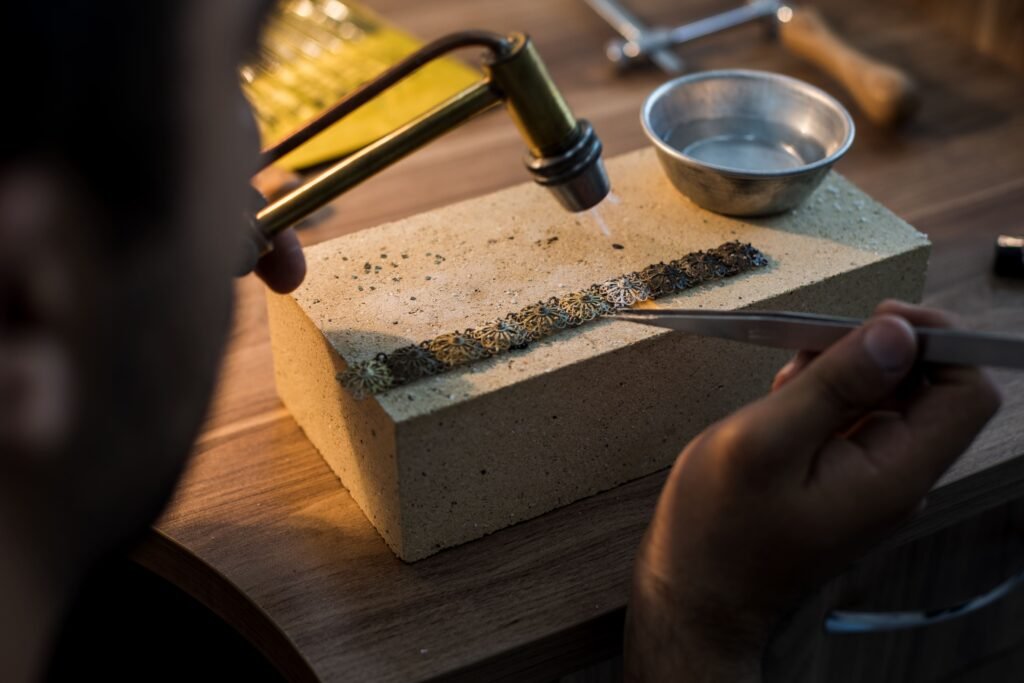 Gold refinery services in Madhyamgram