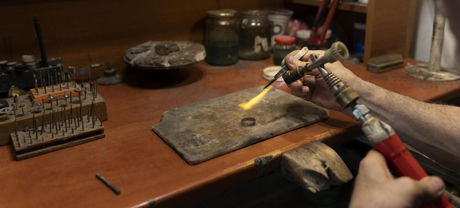 Gold refinery services in Madhyamgram