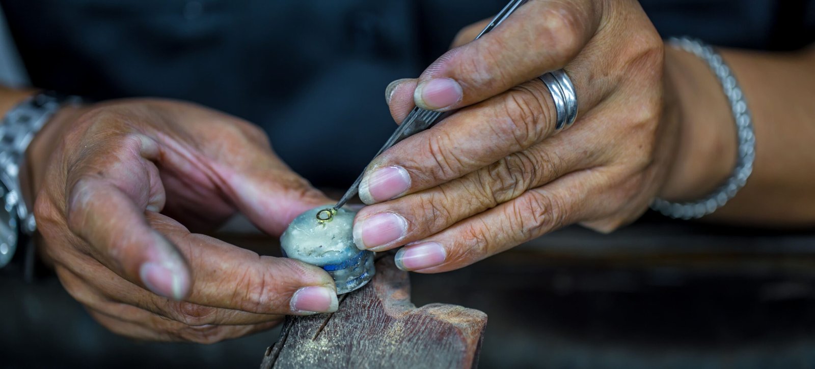 Old gold services in Kolkata